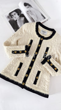 CHANEL 94A Vintage Rare Collectible Creme Ivory Black Trim Jacket 34 36 シャネル ヴィンテージ スーパーモデル ブークレ クリーム アイボリー ブラック トリム ジャケット 即発 - TC JAPAN