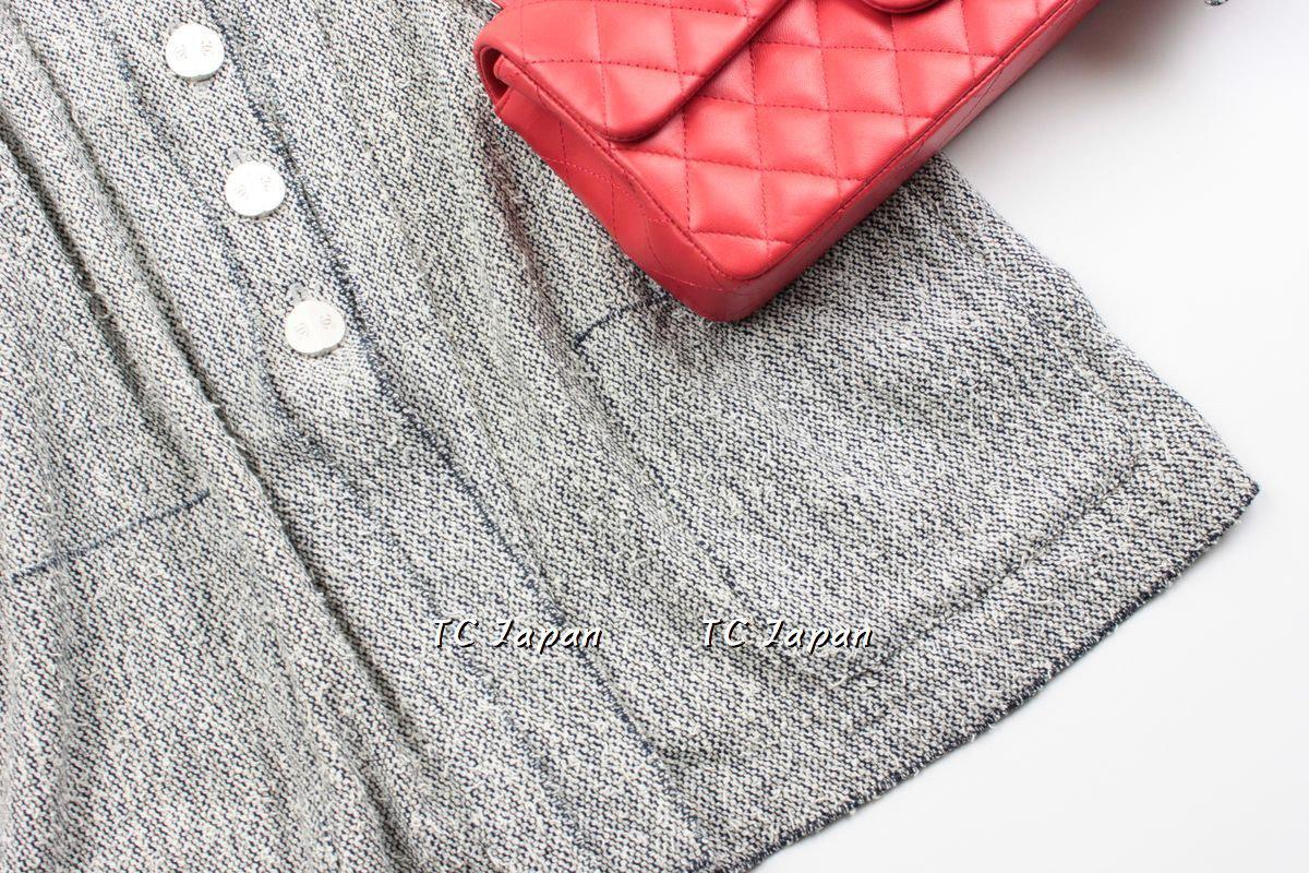 【希少】CHANEL・シャネル・スカート・グレー・銀ボタン・99C・M相当 希少】CHANEL・シャネル・スカート・グレー・銀ボタン・99C・M相当