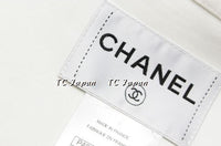 CHANEL 13S White Jacket Coat Like New 38-42 シャネル ホワイト・ジャケット・コート 新品同様 - シャネル TC JAPAN