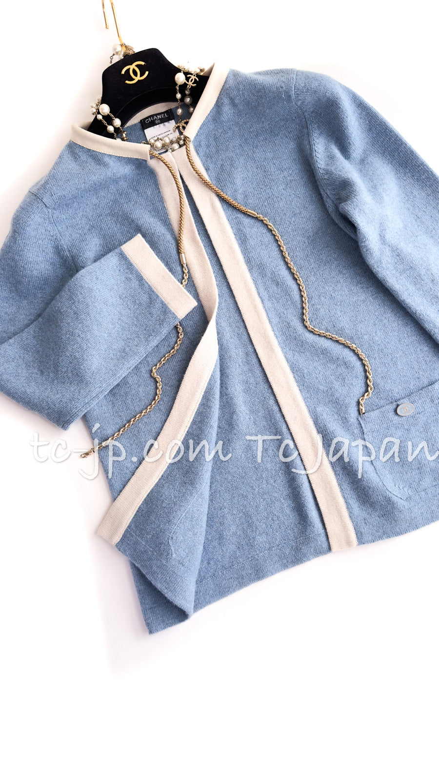 CHANEL 11S Baby Blue Chain Accessories Cashmere Cardigan 36 38 シャネル ベイビーブルー・チェーンアクセサリー・カシミア・カーディガン 即発