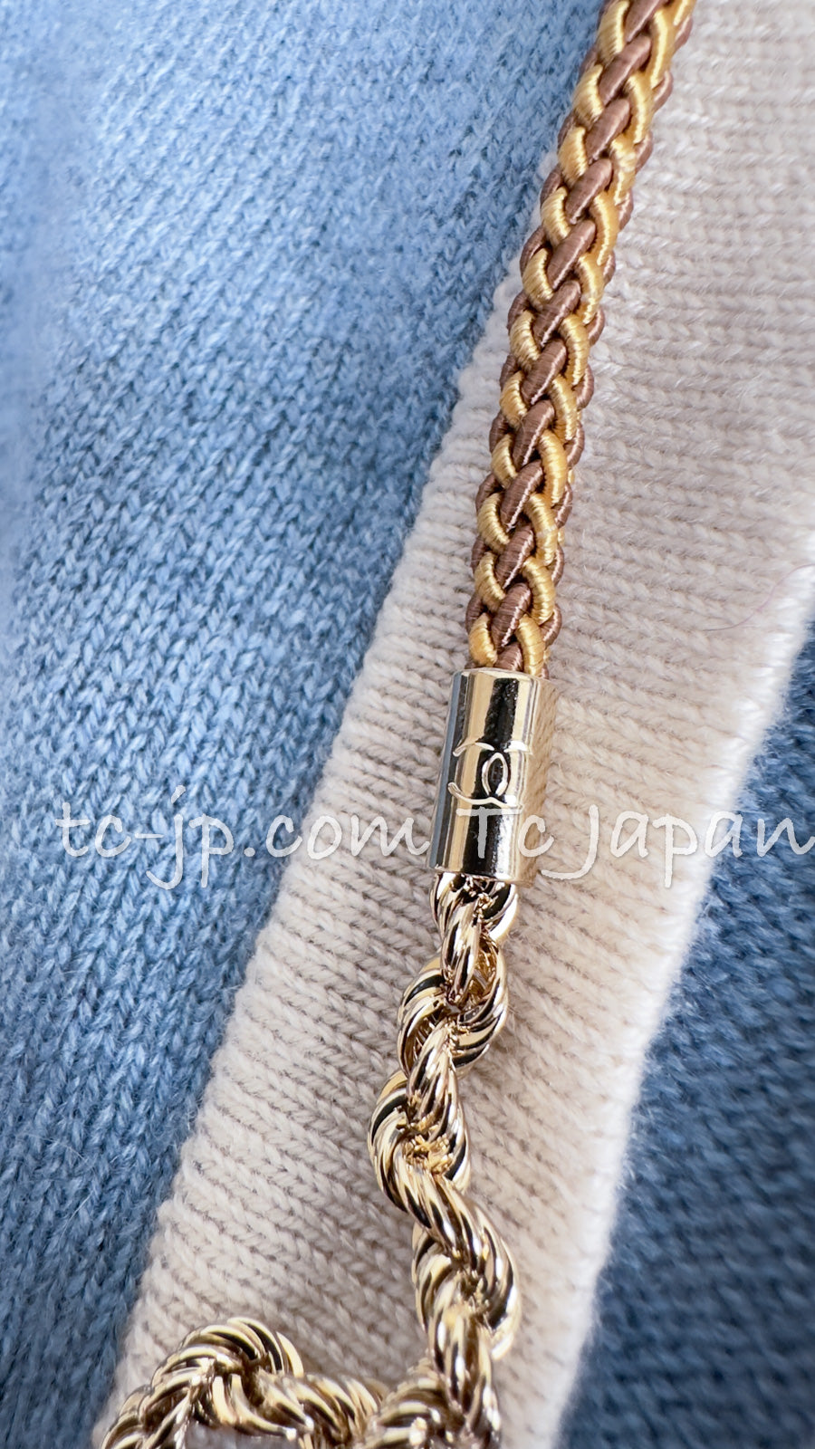 シャネル ベイビーブルー・チェーンアクセサリー・カシミア・カーディガン CHANEL 11S Baby Blue Chain