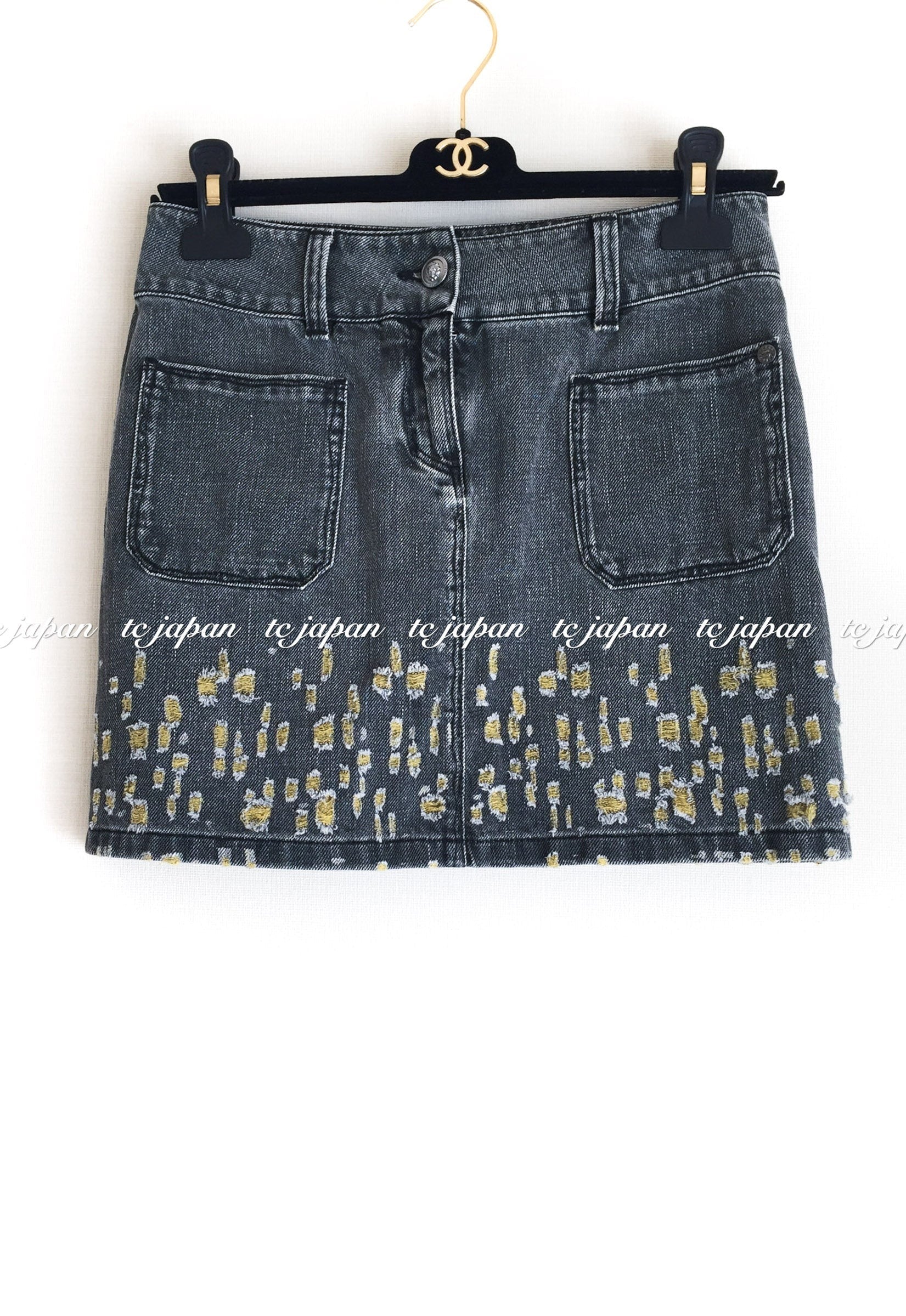 CHANEL 11S Gray Yellow Denim Mini Skirt Jeans 36 シャネル グレー・イエロー・デニム・スカート・ジーンズ 即発 - CHANEL TC JAPAN