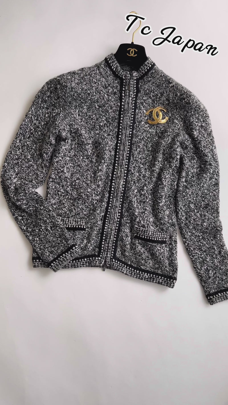 CHANEL 05A Chocolate Black Cashmere 100% Zipper Cozy Knit Cardigan 38 シャネル チョコレート ブラック カシミア 100% ジップ アップ ニット カーディガン 即発