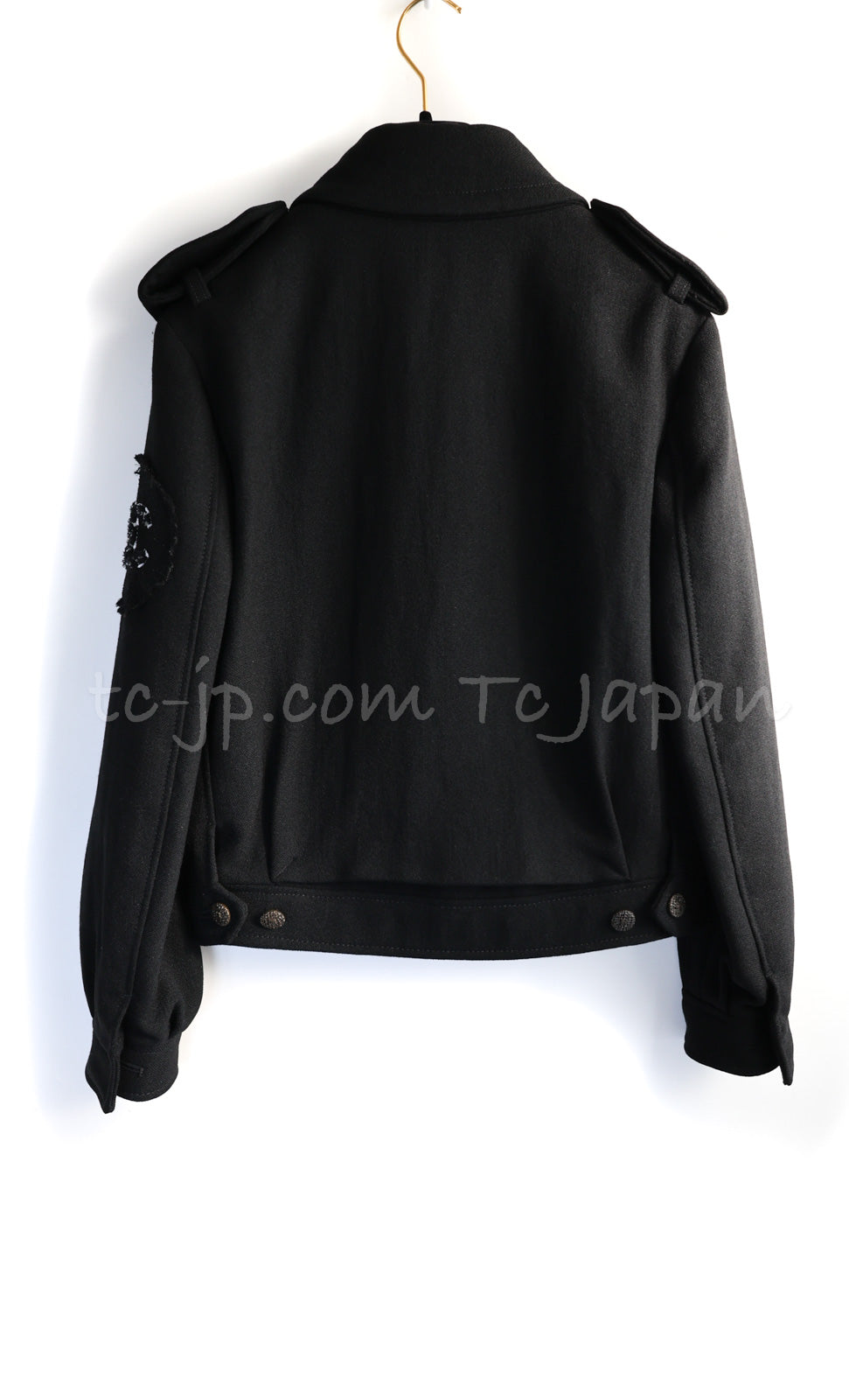 シャネル ブラック 黒・ポケット・腕 CCロゴアップリケ・ウール・エポレット付 ブルゾン・コート・ジャケット CHANEL 12A Black  CCLogo Riders Blouson Coat Jacket w Epaulettes 36 – TC JAPAN