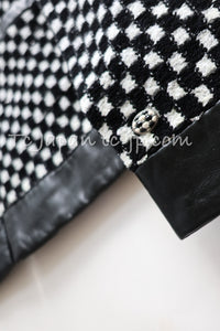 CHANEL 17B Black White Check LambSkin Leather Stand Collar Check Tweed Jacket 42 シャネル ブラック ホワイト チェック ラムスキン スタンドカラー ツイード ジャケット 即発