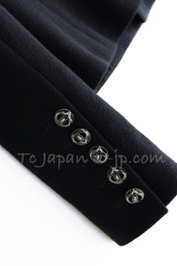 CHANEL 09C Black Wool Silk Collar Jacket Heart CC Button 34 44 46 シャネル ブラック CC ハート ボタン ウール シルク襟 ジャケット 即発