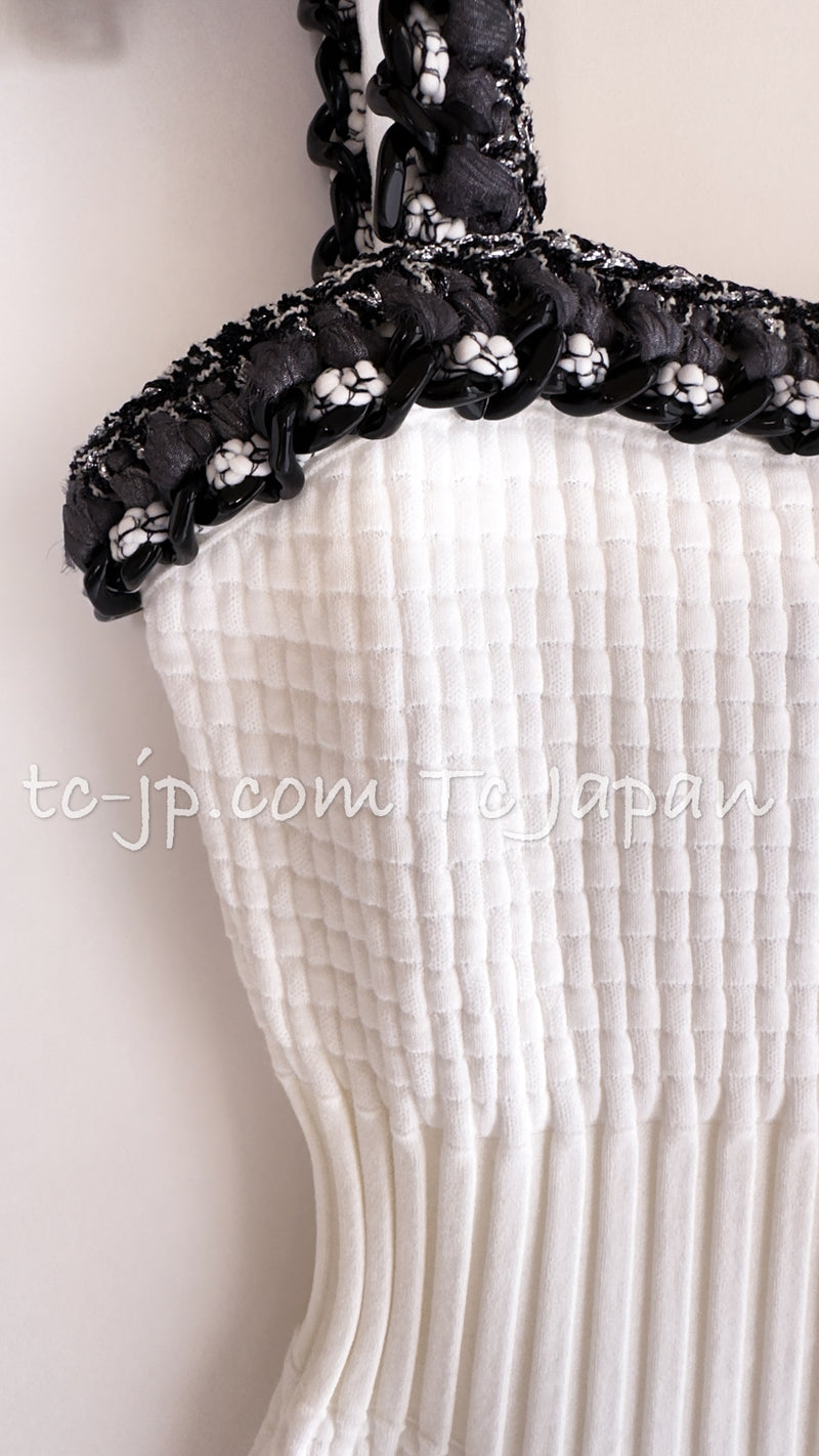 CHANEL 14S White Black Chain Tweed Trim Stretchable Knit Party Dress 34 シャネル  ホワイト・ブラック・チェーン・トリム・ニット・ワンピース 即発