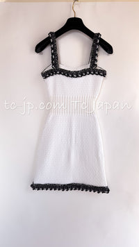 CHANEL 14S White Black Chain Tweed Trim Stretchable Knit Party Dress 34 シャネル  ホワイト・ブラック・チェーン・トリム・ニット・ワンピース 即発
