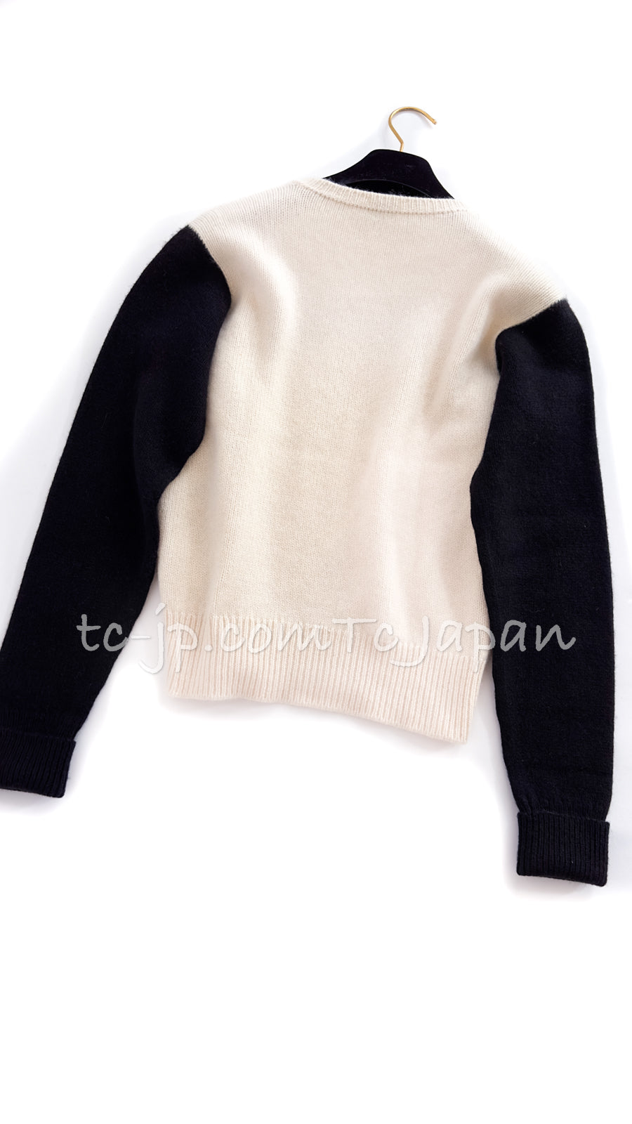 CHANEL 95A Vintage Ivory Black Ribbon Logo Pattern Cashmere 100 Knit  Sweater 38 40 シャネル ヴィンテージ スーパーモデル アイボリー ブラック リボン柄 カシミア 100% ニット セーター 即発