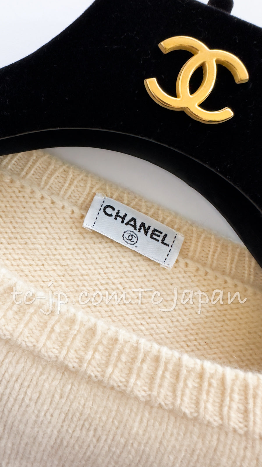 CHANEL 95A Vintage Ivory Black Ribbon Logo Pattern Cashmere 100 Knit  Sweater 38 40 シャネル ヴィンテージ スーパーモデル アイボリー ブラック リボン柄 カシミア 100% ニット セーター 即発