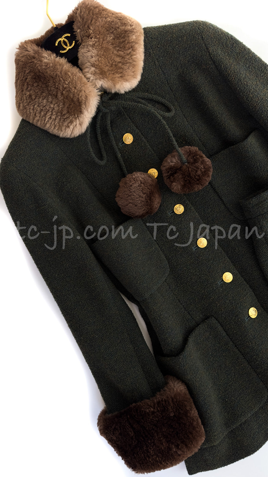 CHANEL 89A Vintage Olive CC Logo Button Tweed Jacket Skirt Suit w/Fur 36 38  シャネル ヴィンテージ・オリーブ・CCロゴボタン・ファー付 ツイード・ジャケット・スカート・スーツ 即発