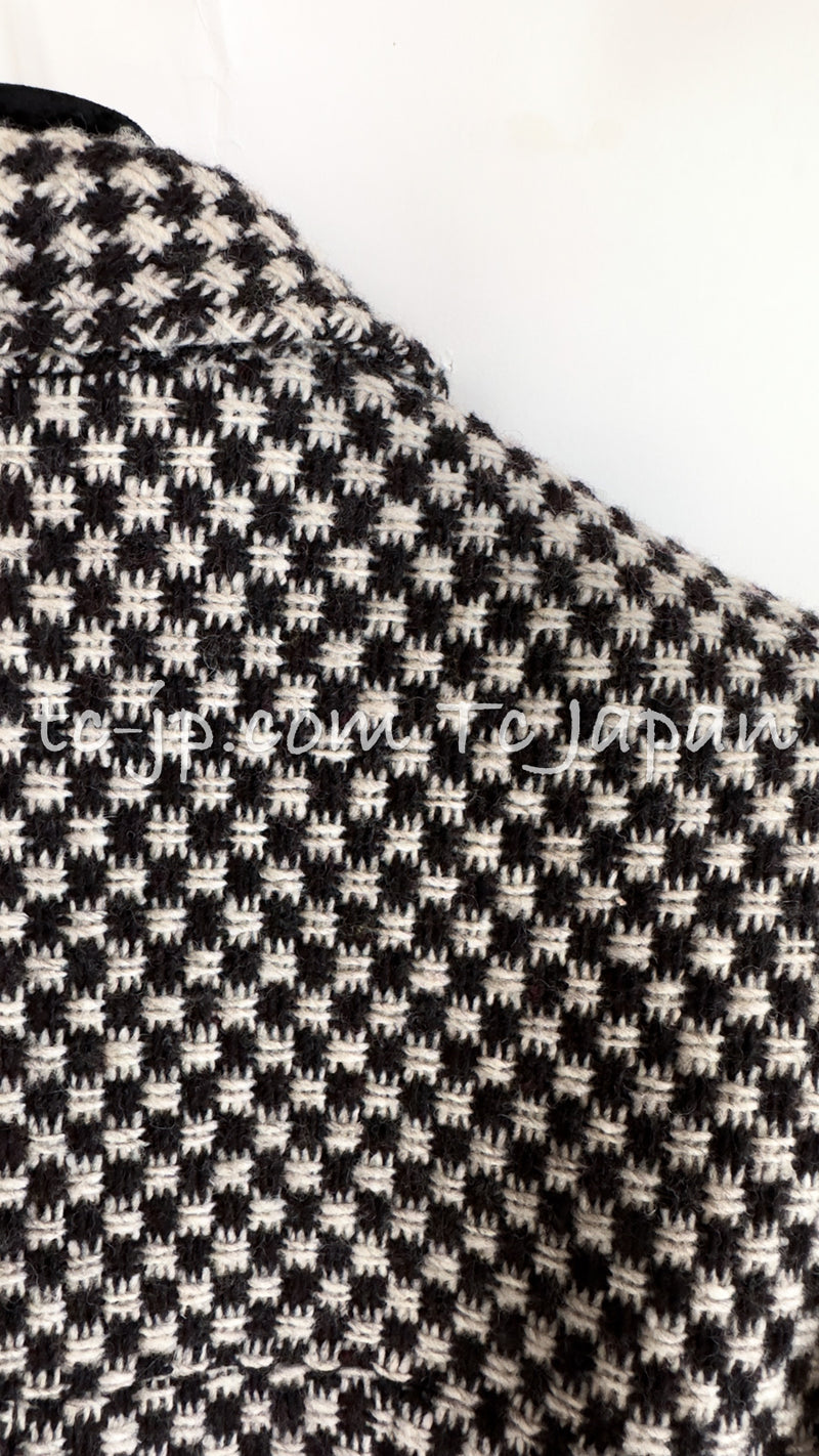 CHANEL 95A Vintage Dark Brown Ivory CC Logo Buttons Tweed Jacket Coat 38 シャネル ヴィンテージ ダークブラウン アイボリー CCロゴボタン ツイード ジャケット コート 即発
