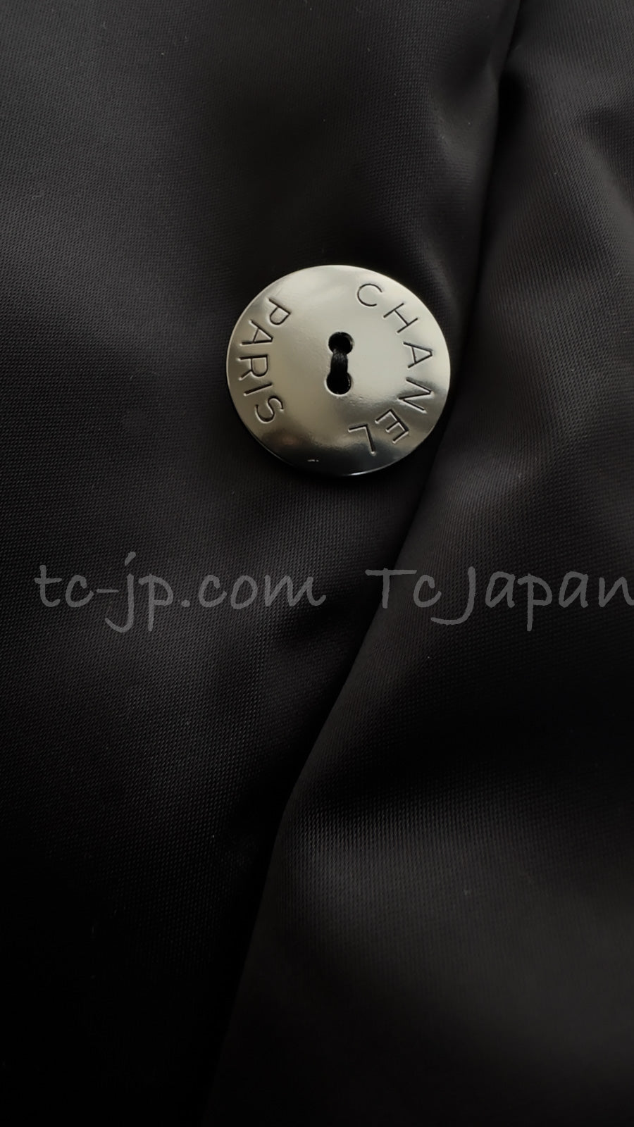 CHANEL 18PF Black Silk 100% CC Logo Buttons Double Jacket Coat 34 36 38  シャネル ブラック シルク100% 中綿 CCロゴボタン ダブル ジャケット コート 即発