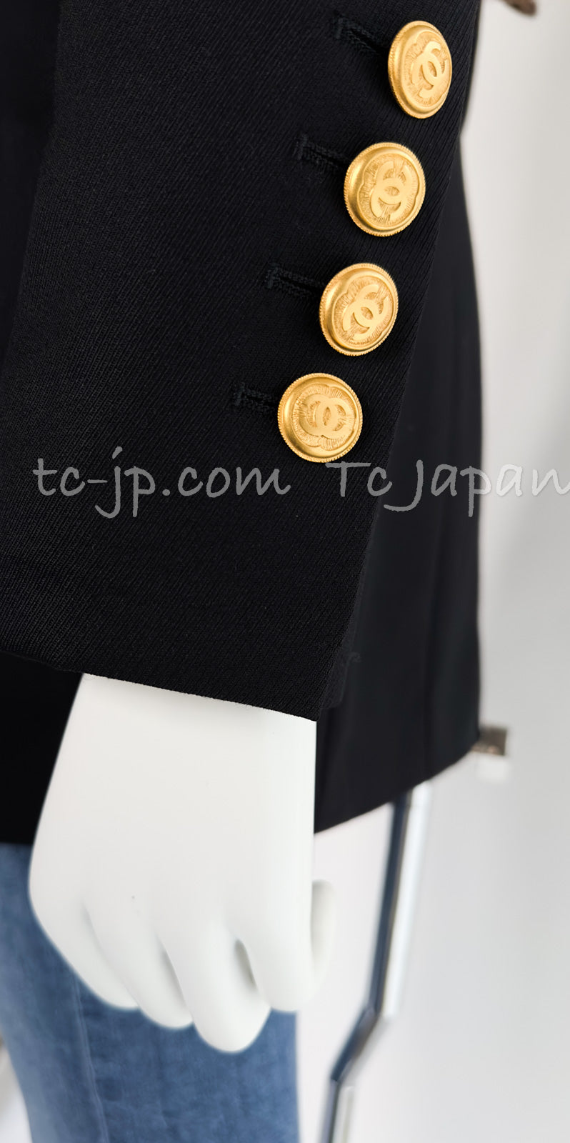 CHANEL 96A Vintage Black Wool 100 Gold CC Logo Buttons Jacket 38 シャネル ヴィンテージ ブラック ウール100% ゴールド CCボタン ジャケット 即発