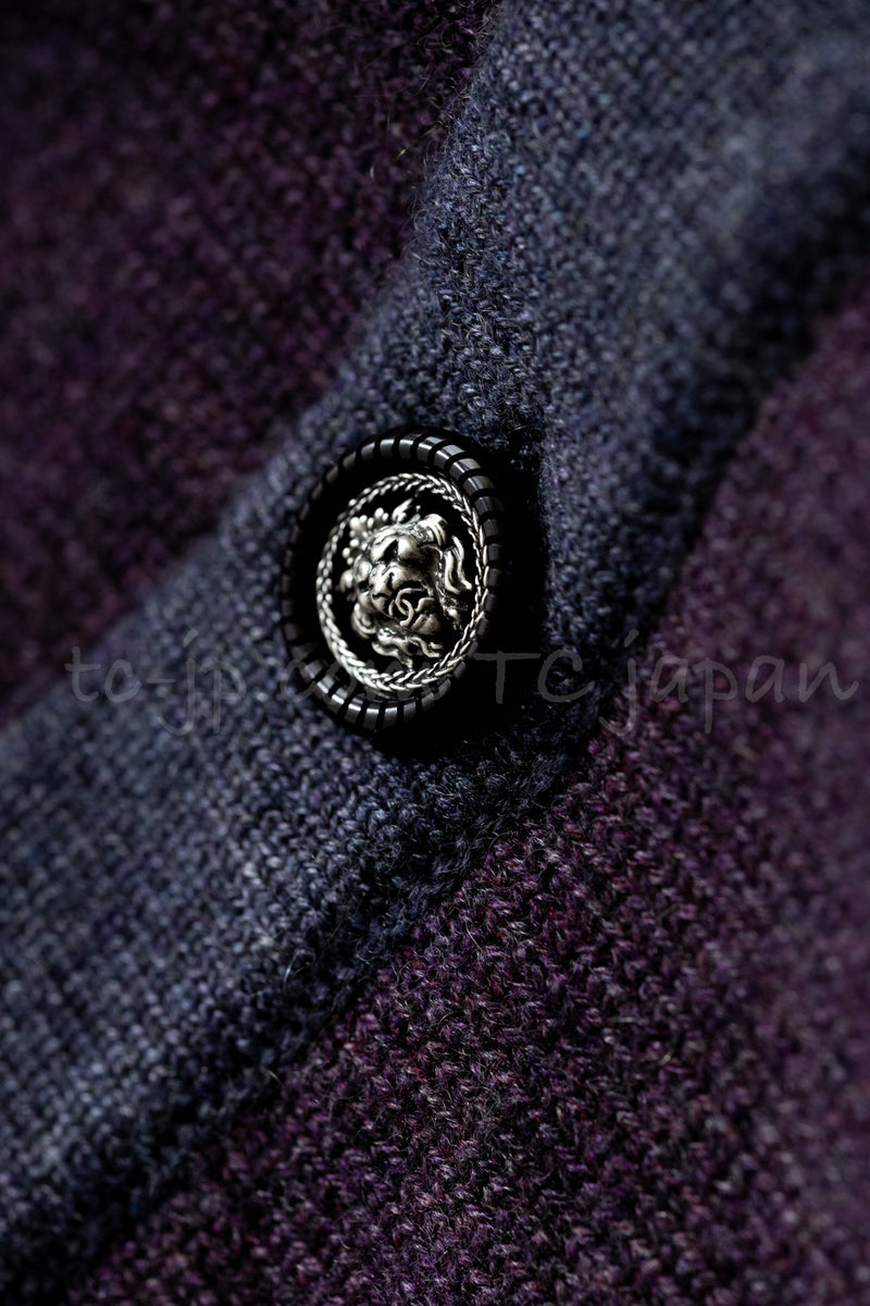 CHANEL 14B Plum Purple Lion Button Cashmere 100 Knit Cardigan-like Tops Sweater 40 42 44 シャネル プラム パープル ライオンボタン カシミヤ 100 ニット カーディガン風 トップス セーター  即発