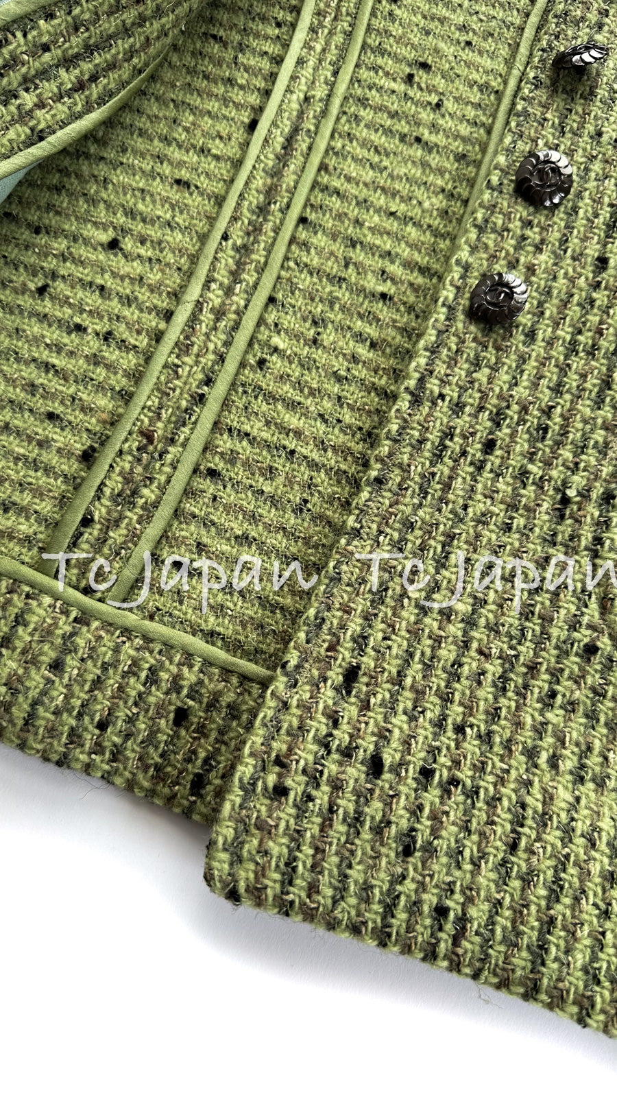 CHANEL 97A Vintage Olive Green Wool Silk Tweed Jacket Skirt Suit 36 シャネル  ヴィンテージ オリーブ グリーン ウール シルク ツイード ジャケット スカート スーツ 即発