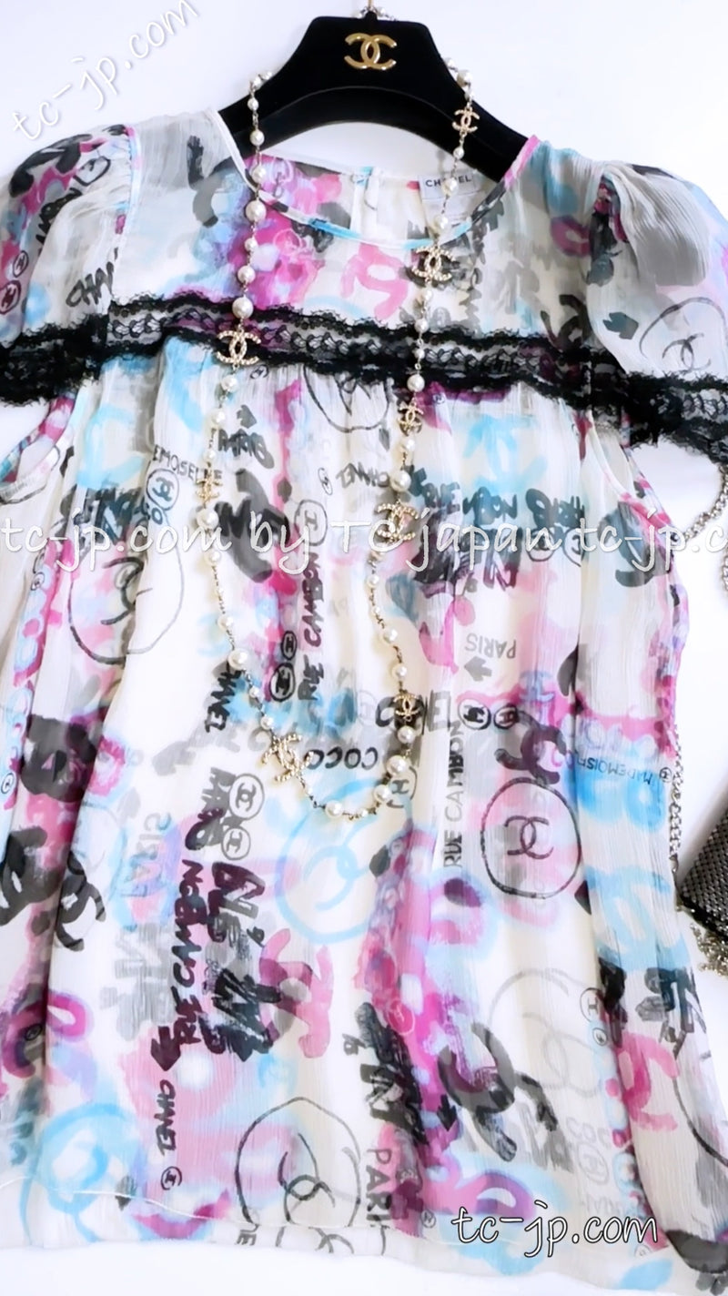 CHANEL 07C Silk Shiffon 100 % CC Logo Graffiti Blouse Tops 40 シャネル カイリー・ミノーグ着・グラフィティ・シルクシフォン・ブラウス・トップス 即発 - TC JAPAN