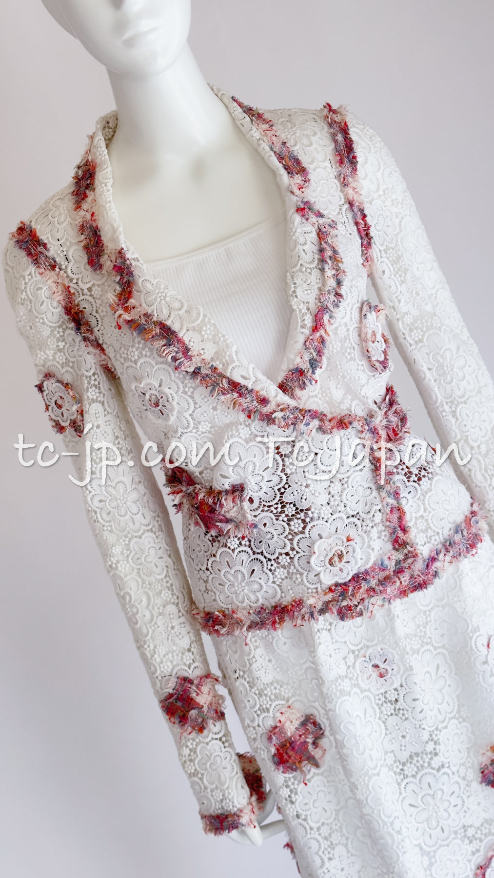 CHANEL 04S White Multicolor Camellia Cardigan Jacket Skirt Setup 36 シャネル ホワイト・マルチカラー・カメリア・カーディガン・スカート 即発