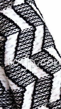 CHANEL 16S White Black Chevron Pattern Jacket Skirt 40 42 シャネル ホワイト シェベロン Vネック ジャケット スカート 即発