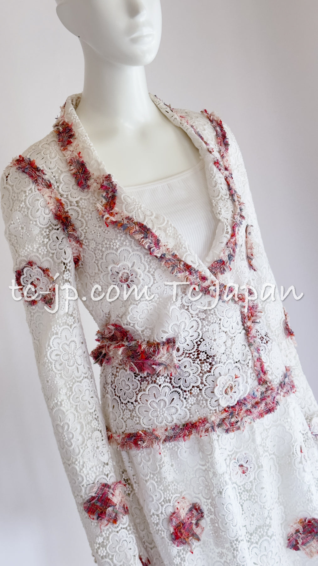 CHANEL 04S White Multicolor Camellia Cardigan Jacket Skirt Setup 36 シャネル ホワイト・マルチカラー・カメリア・カーディガン・スカート 即発