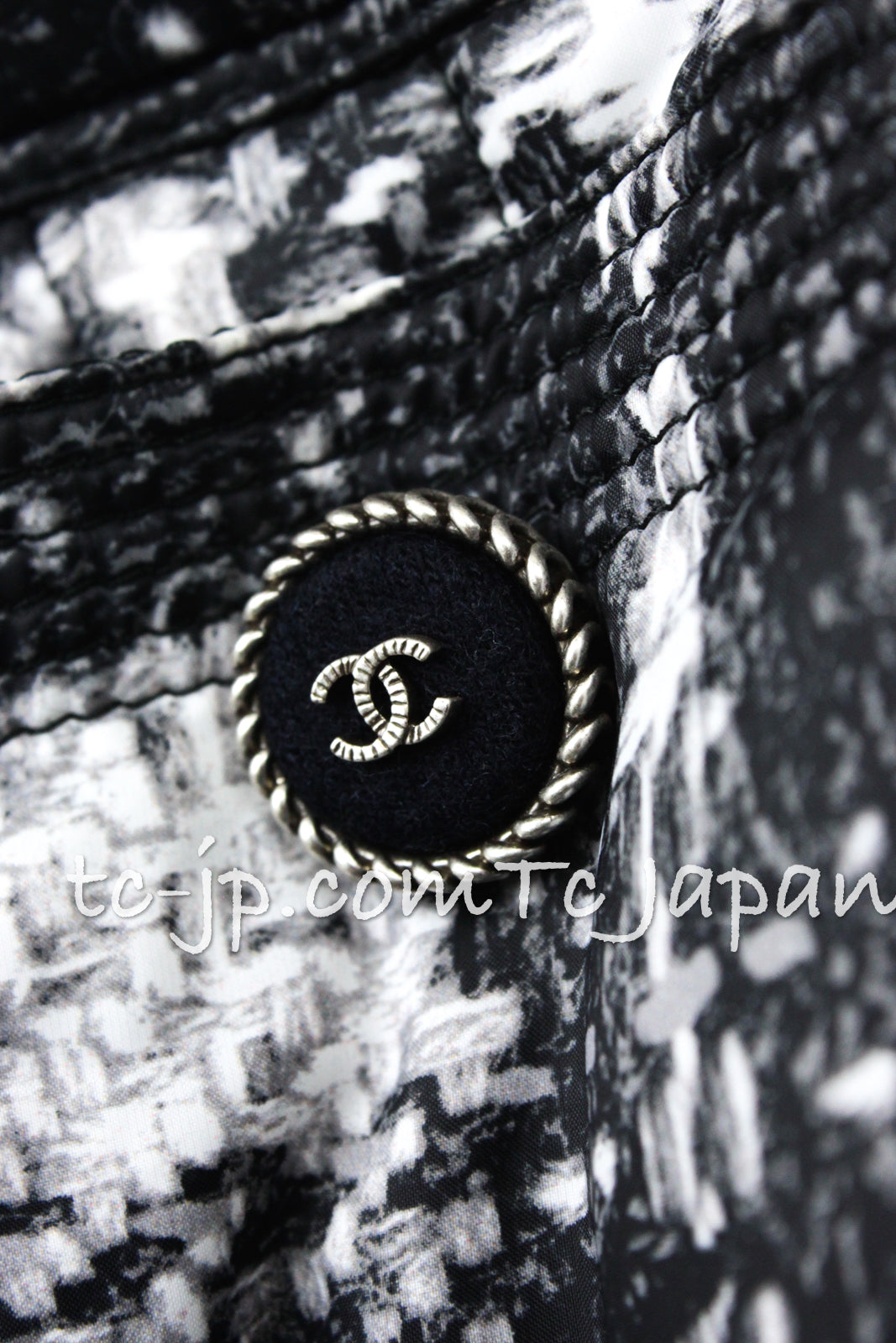 CHANEL 13A Black Nylon Zipper Tweed Print Pattern Jacket 42 シャネル ツイード柄・プリント・ジッパー・ジャケット 即発