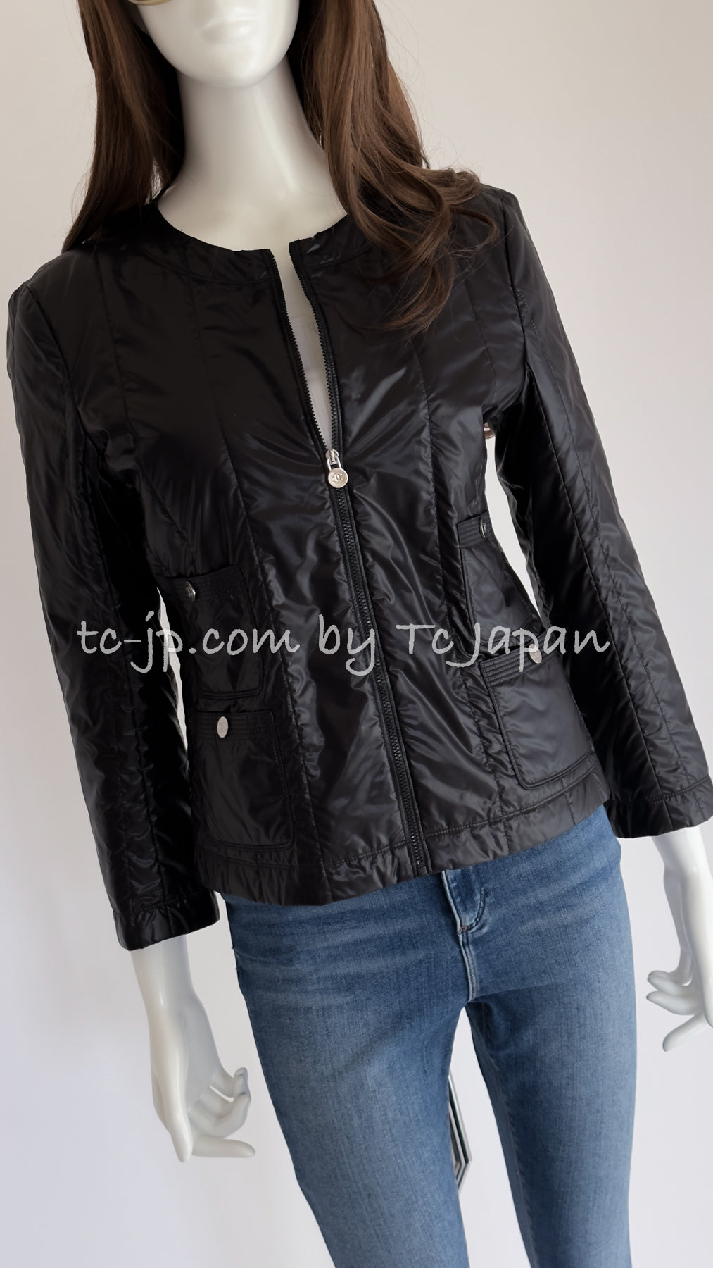 シャネル ジャケット CHANEL ブラック ナイロン ジッパー 12S Black Nylon Zipper Jacket – TC JAPAN