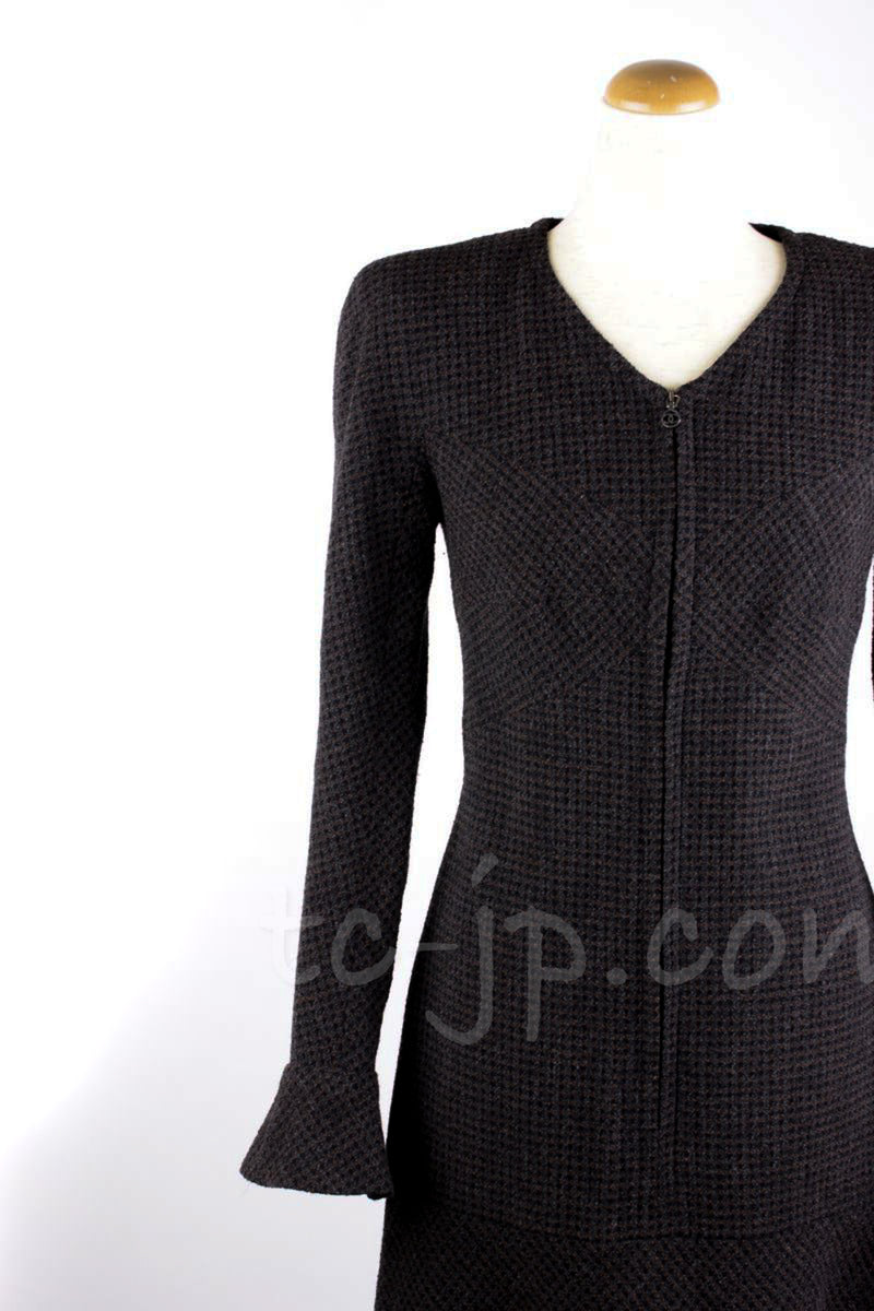 CHANEL 97A Dark Grey Wool Zipper Dress 42 シャネル ダークグレー・ウール・ジッパー・スタイル抜群・ワンピース 即発 - TC JAPAN