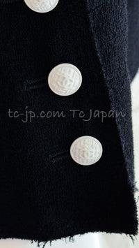 CHANEL 07S Black Wool White CC Logo Buttons Jacket 42 シャネル ブラック ホワイト CC ボタン ウール ジャケット 即発