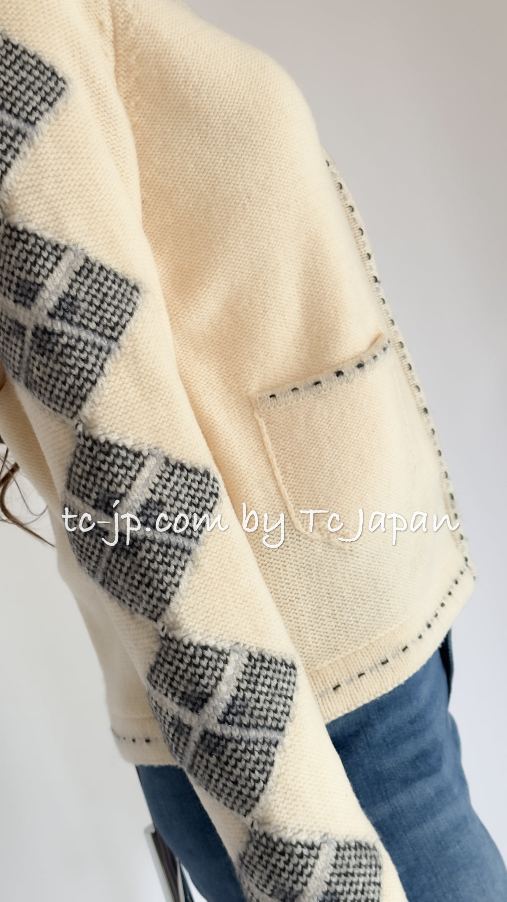 CHANEL 02A Black Grey ivory Creme wool Cardigan 38 シャネル  ブラック・グレー・アイボリークリーム・ウール カーディガン 即発