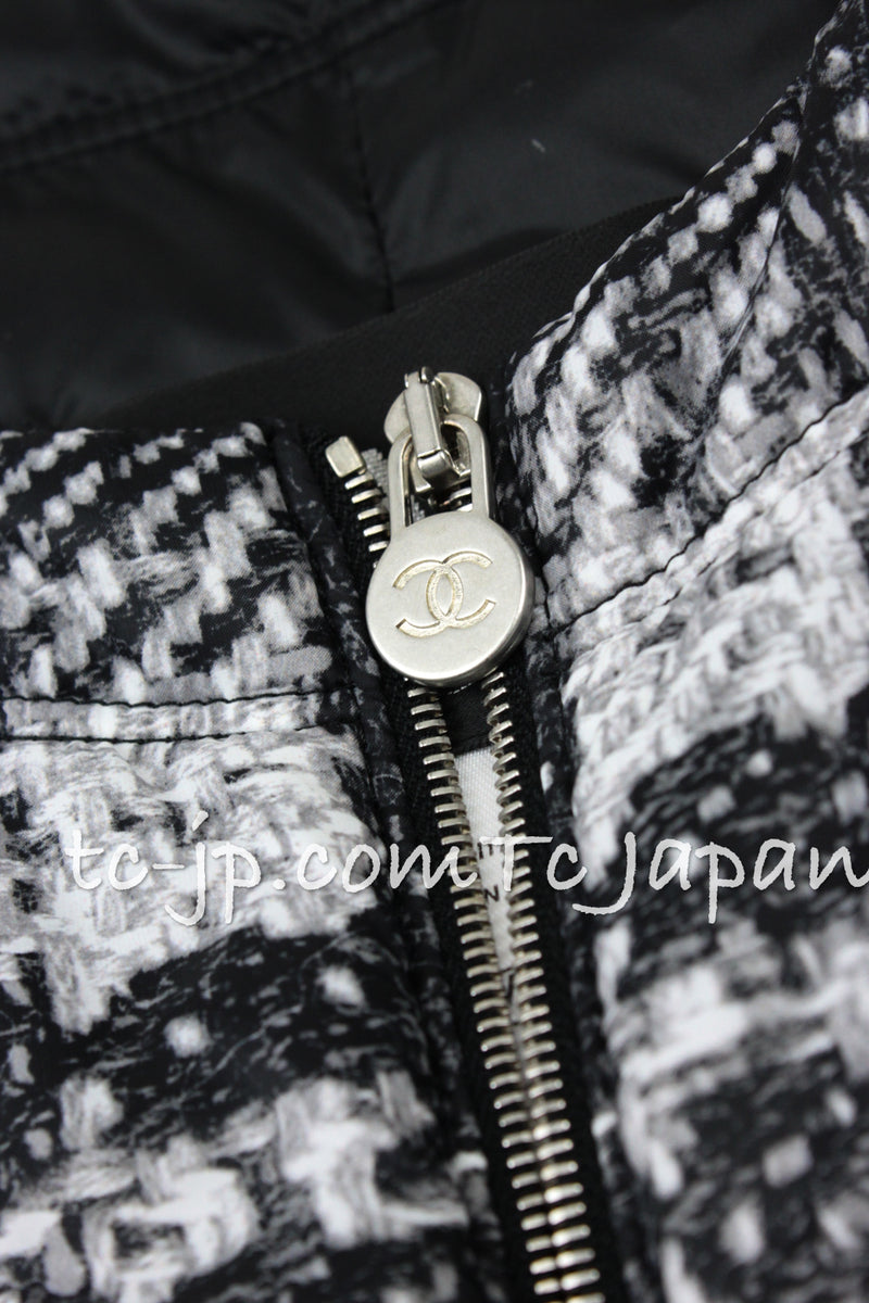 CHANEL 13A Black Nylon Zipper Tweed Print Pattern Jacket 42 シャネル ツイード柄・プリント・ジッパー・ジャケット 即発
