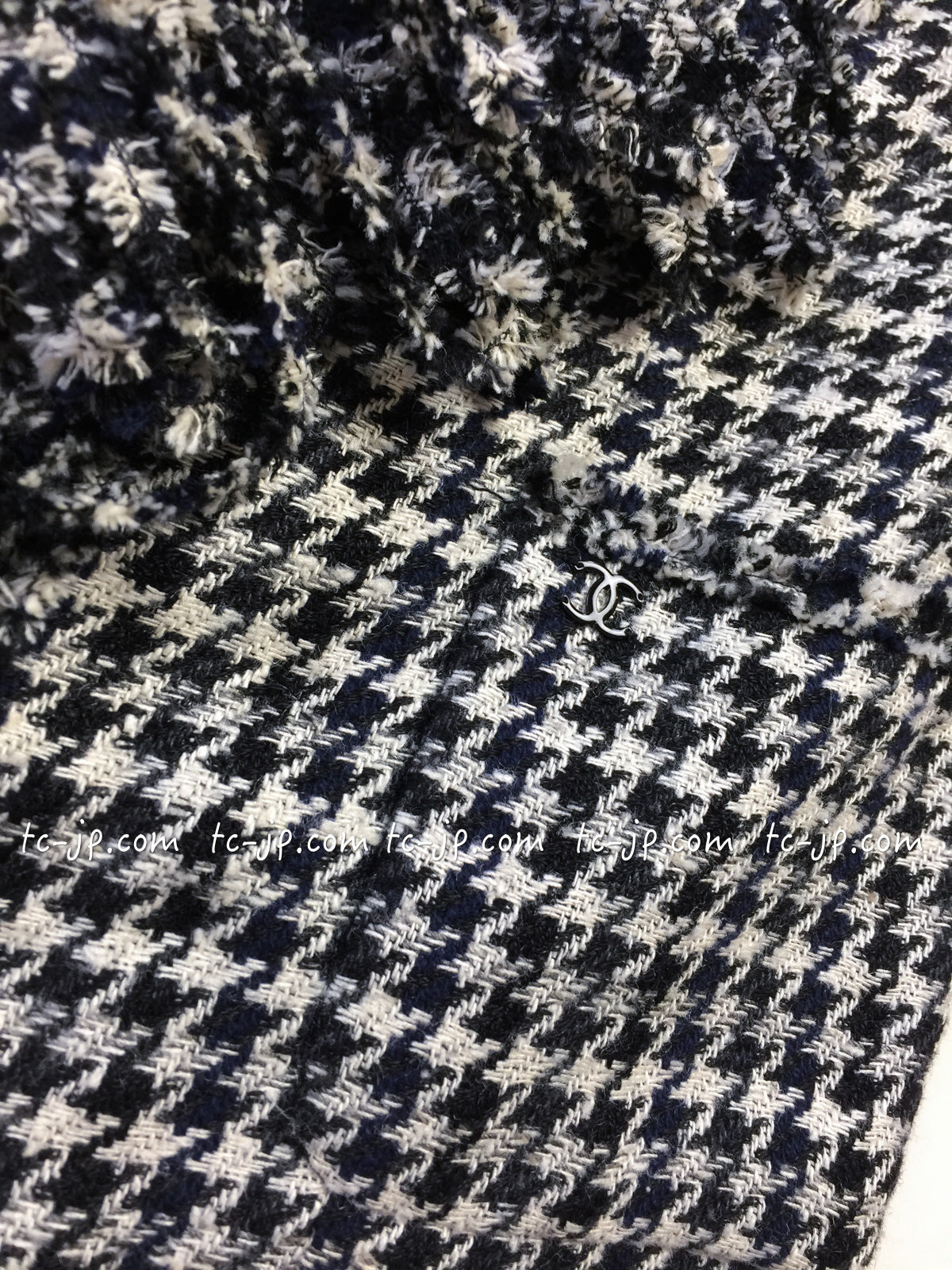 シャネル ジャケット CHANEL ブラック グレー フリンジ ツイード シャネル ジャケット CHANEL ブラック グレー フリンジ ツイード
