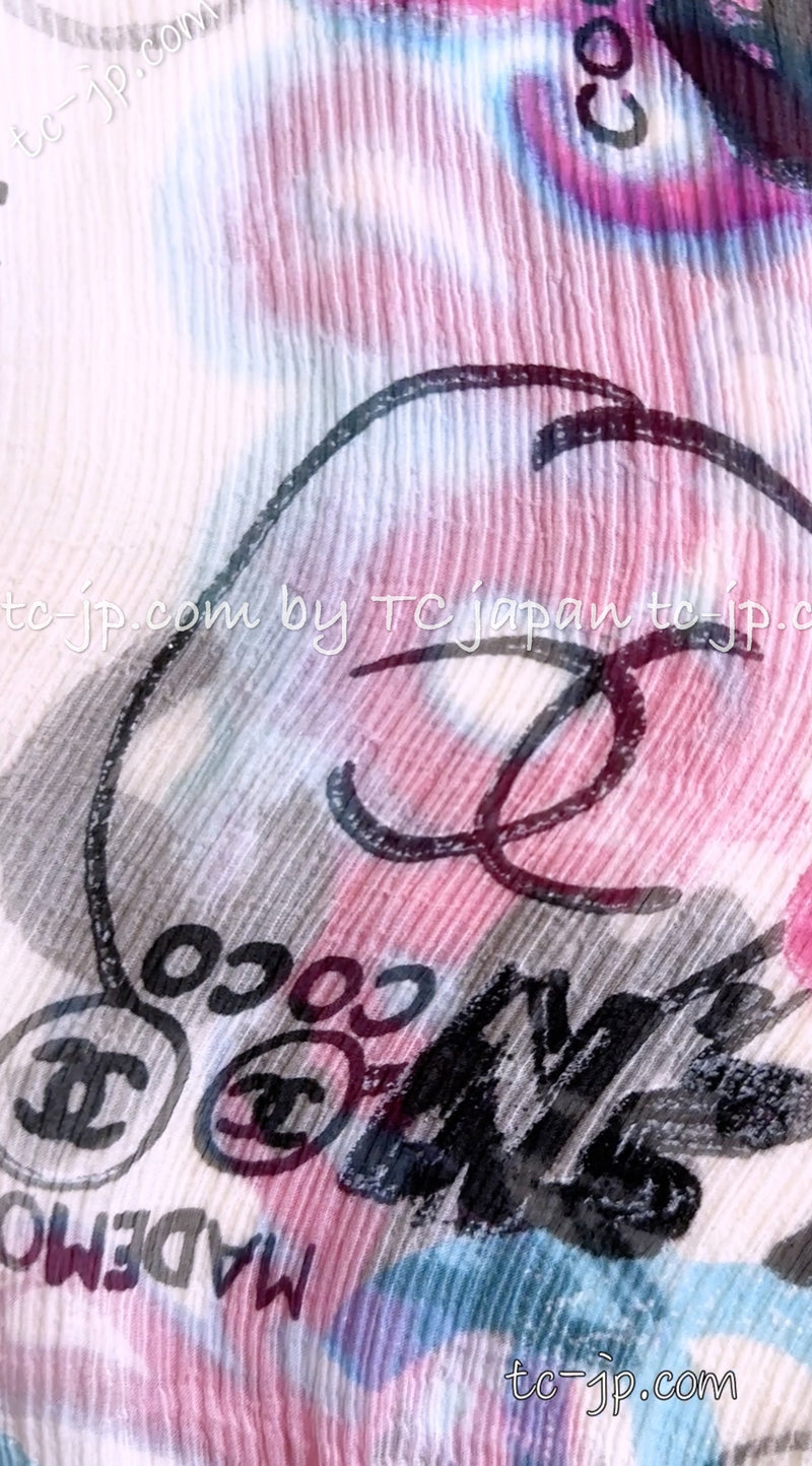 CHANEL 07C Silk Shiffon 100 % CC Logo Graffiti Blouse Tops 40 シャネル カイリー・ミノーグ着・グラフィティ・シルクシフォン・ブラウス・トップス 即発 - TC JAPAN