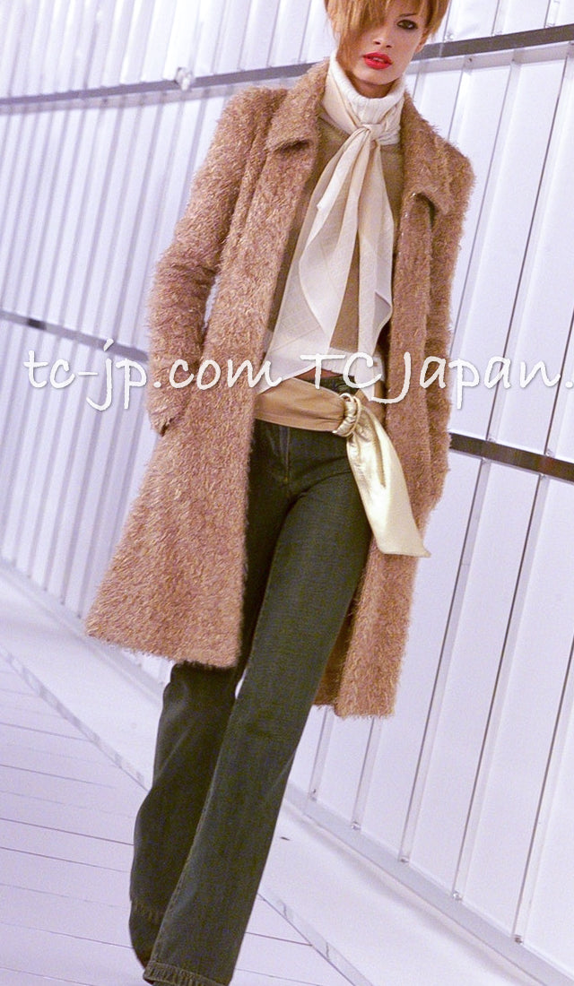 CHANEL 00A Beige Furry Long Coat 34 シャネル ベージュ・ファンタジー・ファーふわふわ・コート 即発 - TC JAPAN
