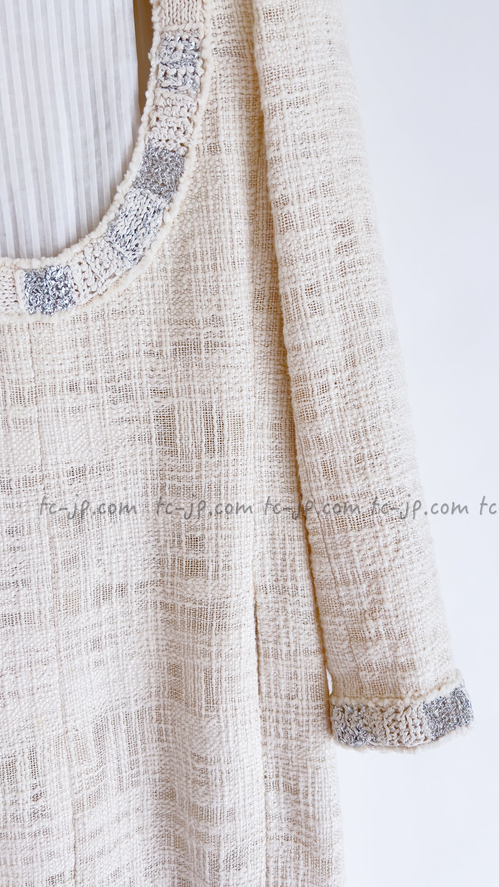 CHANEL 12PF Paris Bombay Ivory Silver Dress 34 シャネル アイボリー・シルバー・ツイード・ワンピース 即発 - TC JAPAN
