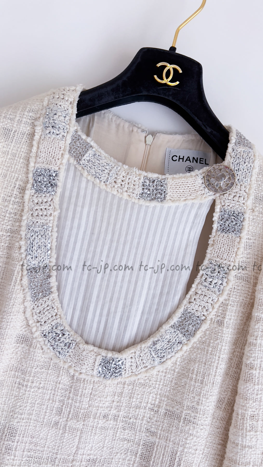 CHANEL 12PF Paris Bombay Ivory Silver Dress 34 シャネル アイボリー・シルバー・ツイード・ワンピース 即発 - TC JAPAN
