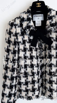 CHANEL 04PF Ivory Beige Bow Ribbon Jacket Skirt Suit 36 38 42 シャネル アイボリー・ベージュ・リボン・ツイード・ジャケット・スカート・スーツ 即発