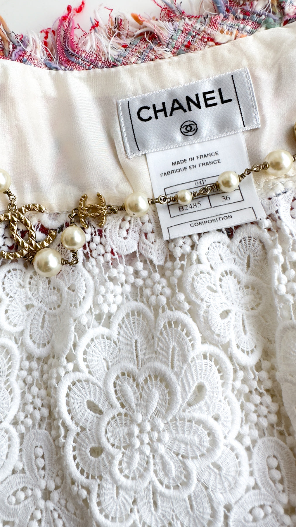 CHANEL 04S White Multicolor Camellia Cardigan Jacket Skirt Setup 36 シャネル ホワイト・マルチカラー・カメリア・カーディガン・スカート 即発