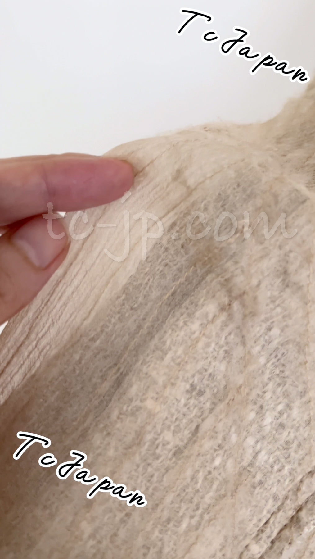 CHANEL 03S Beige Silk Cropped Cardigan Jacket 36 38 シャネル ベージュ・シルク・クロップド・カーディガン・ジャケット 即発