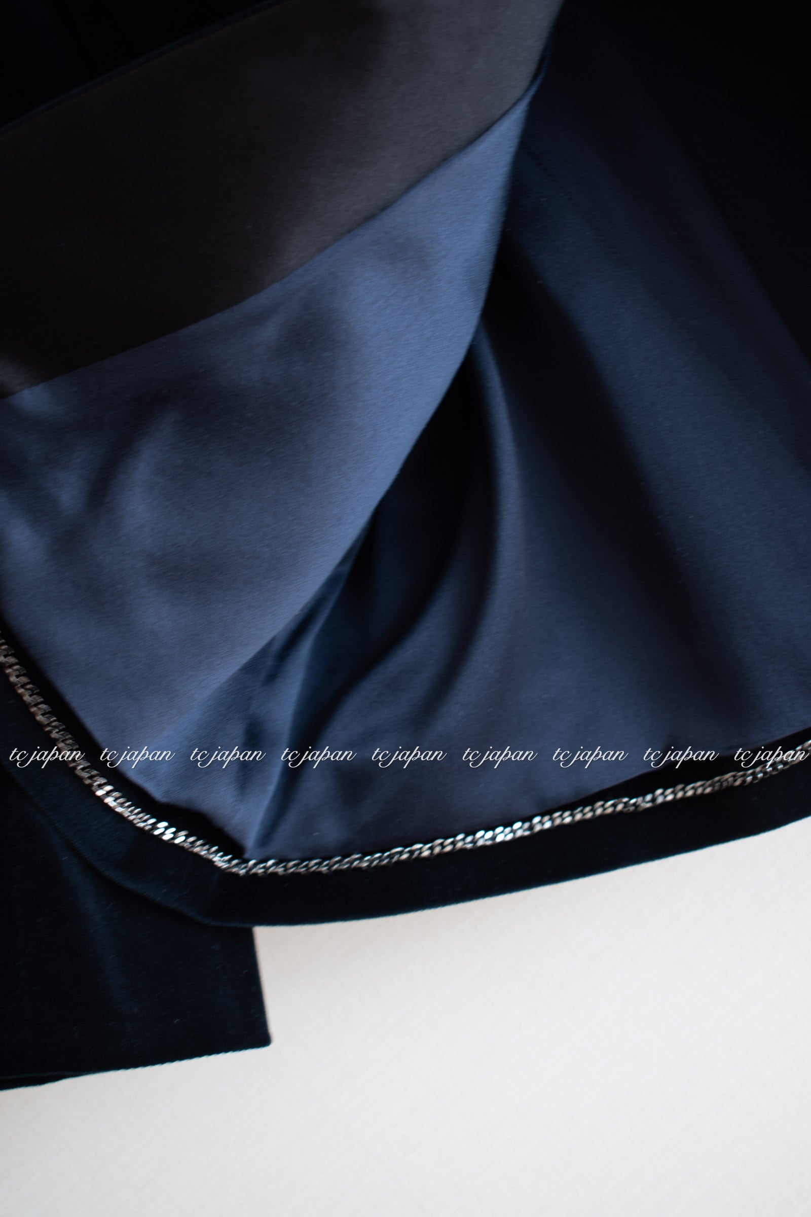 CHANEL 18PF Black Navy Velvet Chain Link Accent Jacket 42 シャネル ブラック ネイビー ベルベット・チェーン・ジャケット 即発