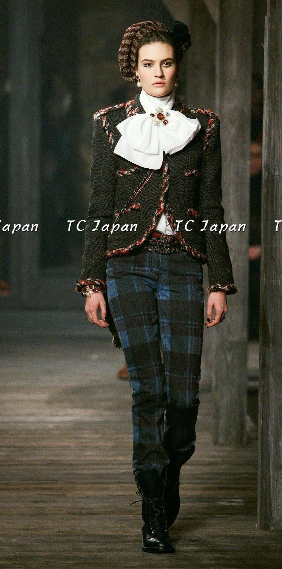 CHANEL 13PF Grey Black Trim Wool Jacket 38 40 46 シャネル グレー・トリミング・ウール・ジャケット - シャネル TC JAPAN