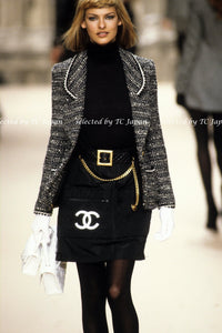 CHANEL 94A Black White Wool Tweed  Blazer Jacket 40 シャネル スーパーモデルのウール・ツイード・ジャケット - CHANEL TC JAPAN