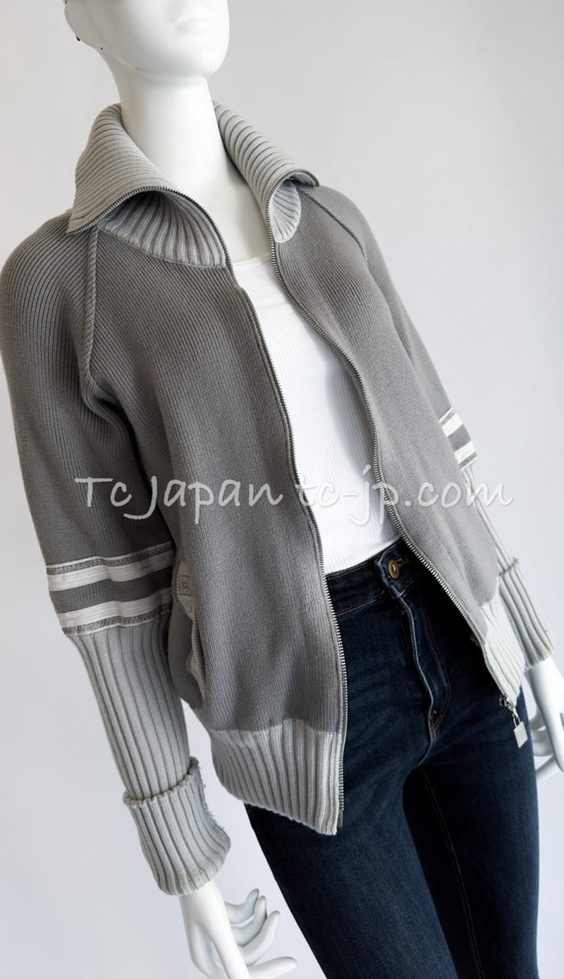 CHANEL 04A Light Gray Zip Up Knit Blouson Tops Cardigan Jacket 38 シャネル ライトグレー・ジップアップ・ニット・ブルゾン・トップス・ジッパー/カーディガン 即発