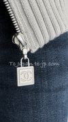CHANEL 04A Light Gray Zip Up Knit Blouson Tops Cardigan Jacket 38 シャネル ライトグレー・ジップアップ・ニット・ブルゾン・トップス・ジッパー/カーディガン 即発