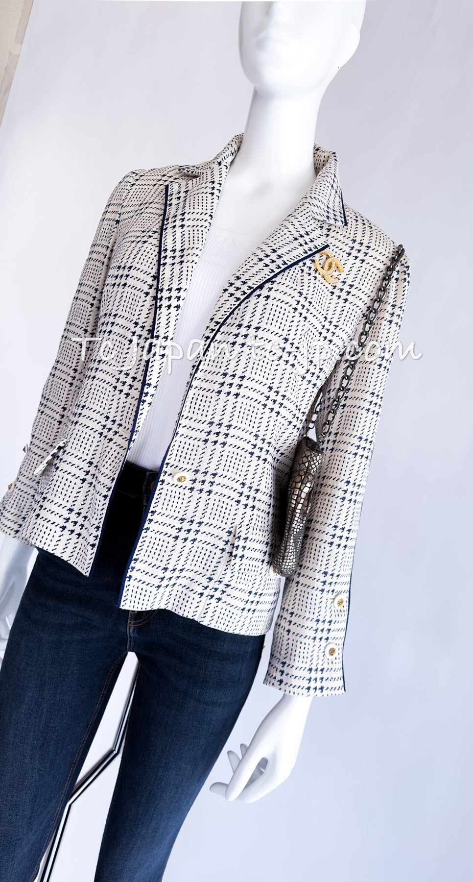 CHANEL 80's Vintage Ivory Navy Silk Jacket Skirt Suit 34 シャネル ヴィンテージ・アイボリー・ネイビー・シルク・ジャケット・スカート・スーツ 即発